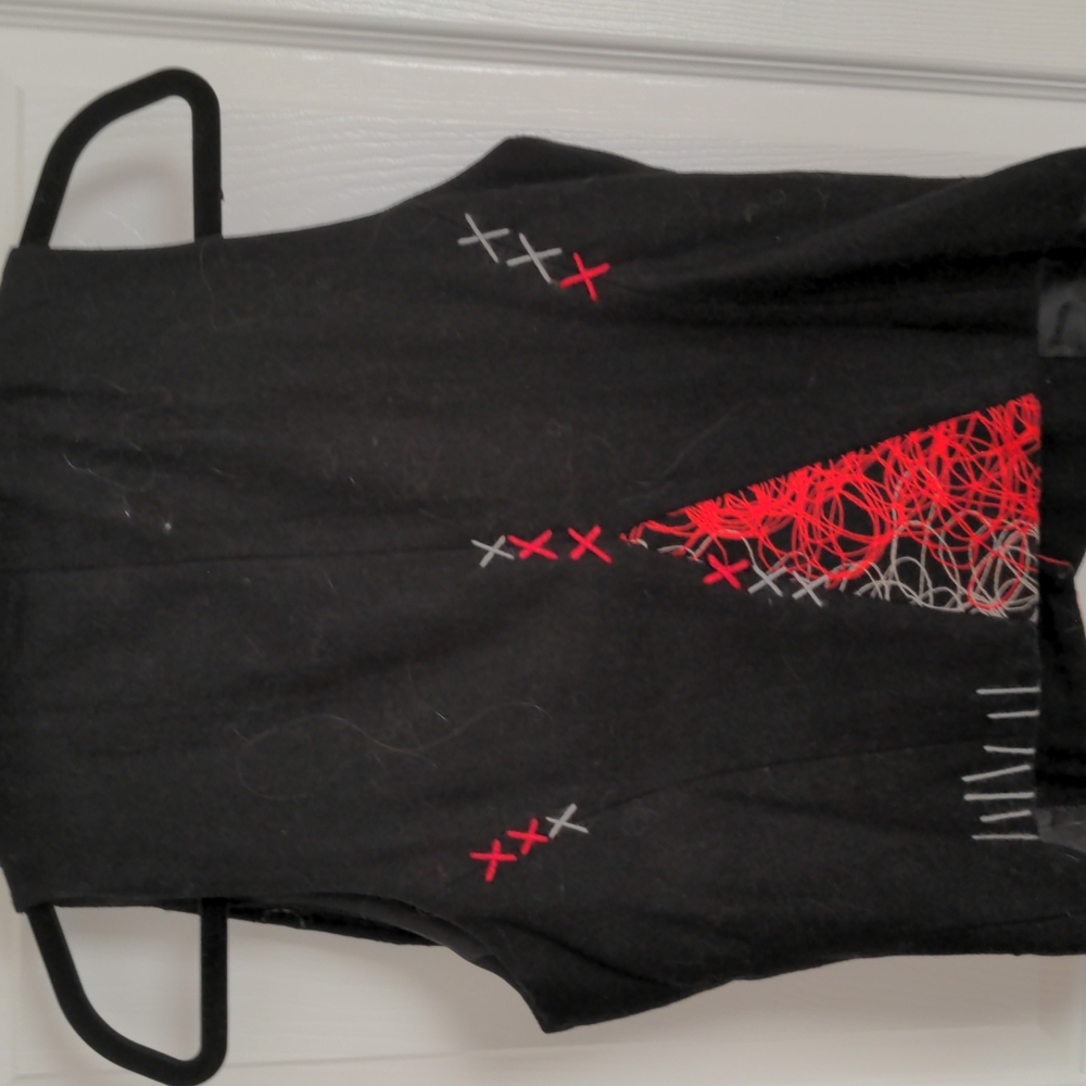 Vest - Picture 4 of 4